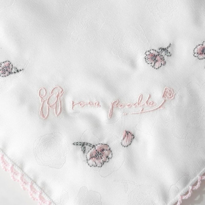花がらを繊細な刺繍で表現